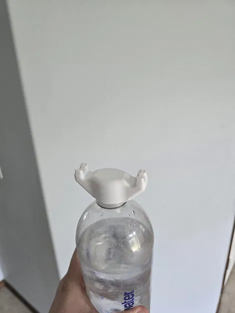 Trạm rửa mắt bằng chai nước (Water Bottle Eyewash Station) - Image 1