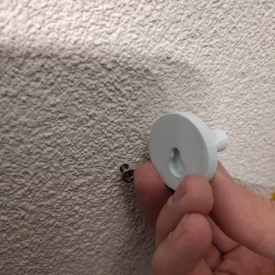 Móc treo khăn gắn tường kiểu keyhole slot