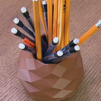 Ống Đựng Bút Low Poly (Pencil Holder Low Poly)