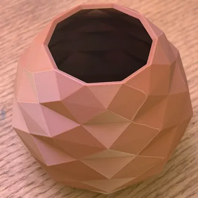 Ống Đựng Bút Low Poly (Pencil Holder Low Poly)
