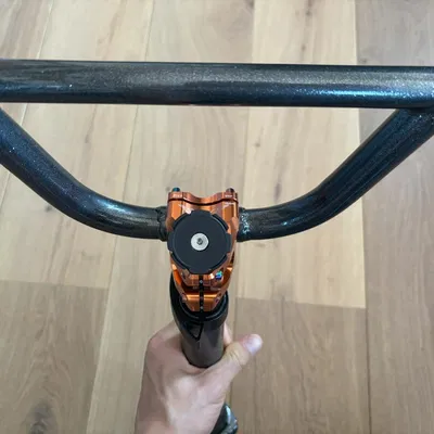 Ngàm Quadlock giấu trong ống (Quadlock mount inside tube)