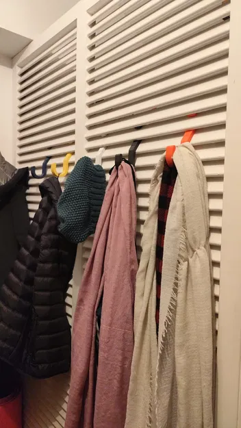 Móc Treo Áo Cho Cửa Chớp Gỗ (Wood Shutter Hook Hanger) - Image 2