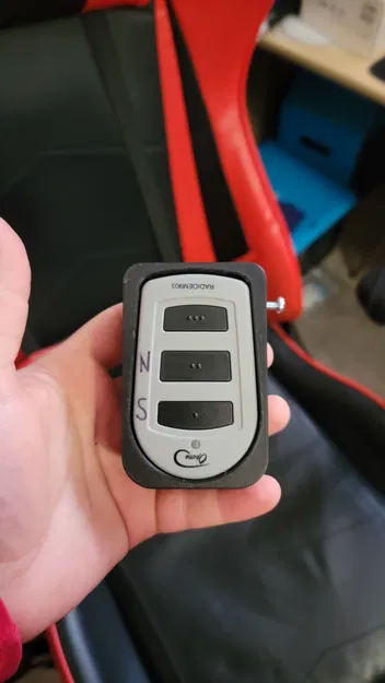 Giá treo remote (Opera Radioem903) - Image 1