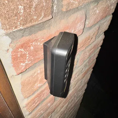 Switchbot Keypad Vision - Thêm adapter tăng góc lắp đặt