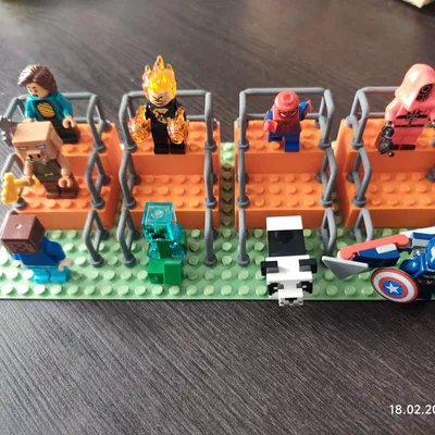 Kệ trưng bày minifigure phong cách Lego