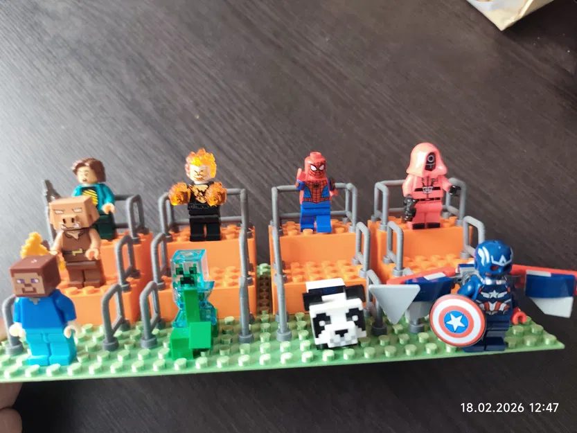 Kệ trưng bày minifigure phong cách Lego - Image 2