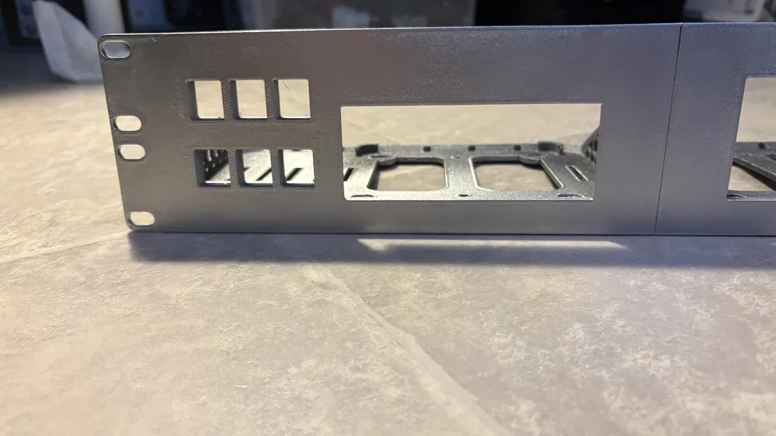 Giá rack 19 inch cho Intel NUC Gen 8 - Image 3