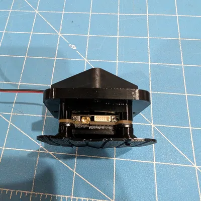 Giá gắn FPV VTX kèm quạt làm mát (parametric OpenSCAD)