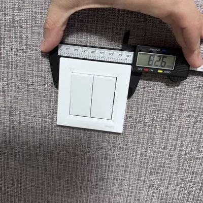 Khung Universal Switch-Remote Frame (Gắn Công Tắc & Dock Remote)