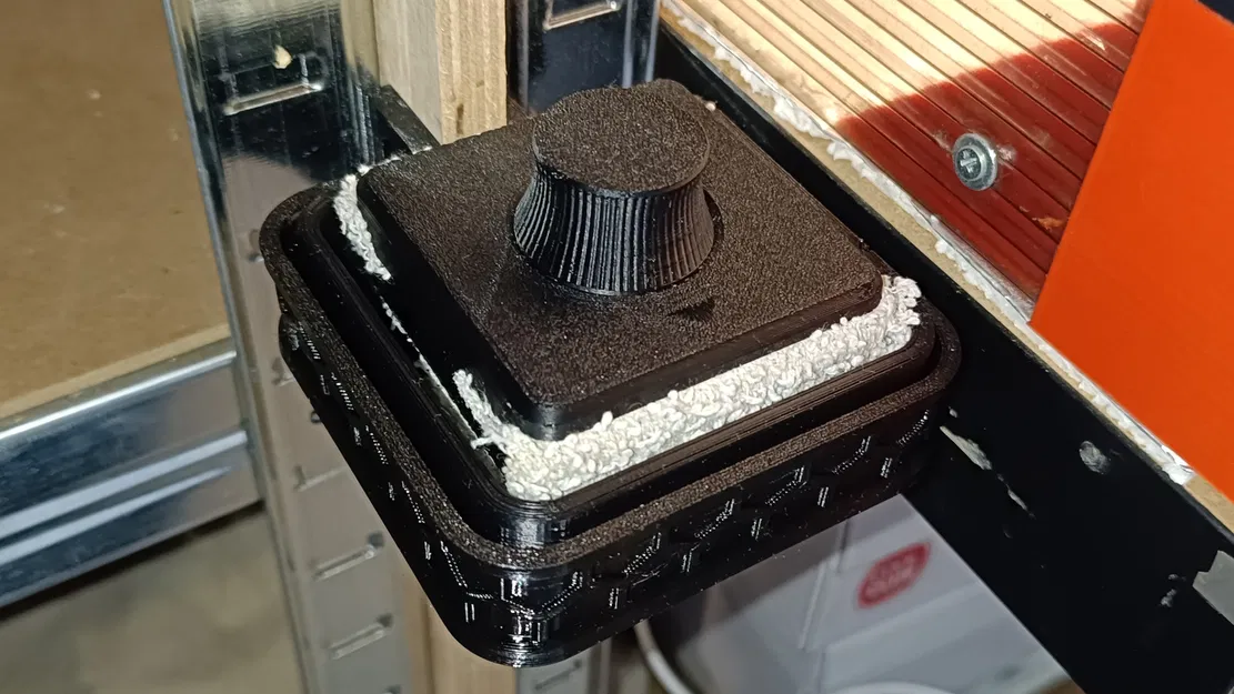 Giá treo tường Buildplate Cleaner cho kệ plywood 12mm - Image 2