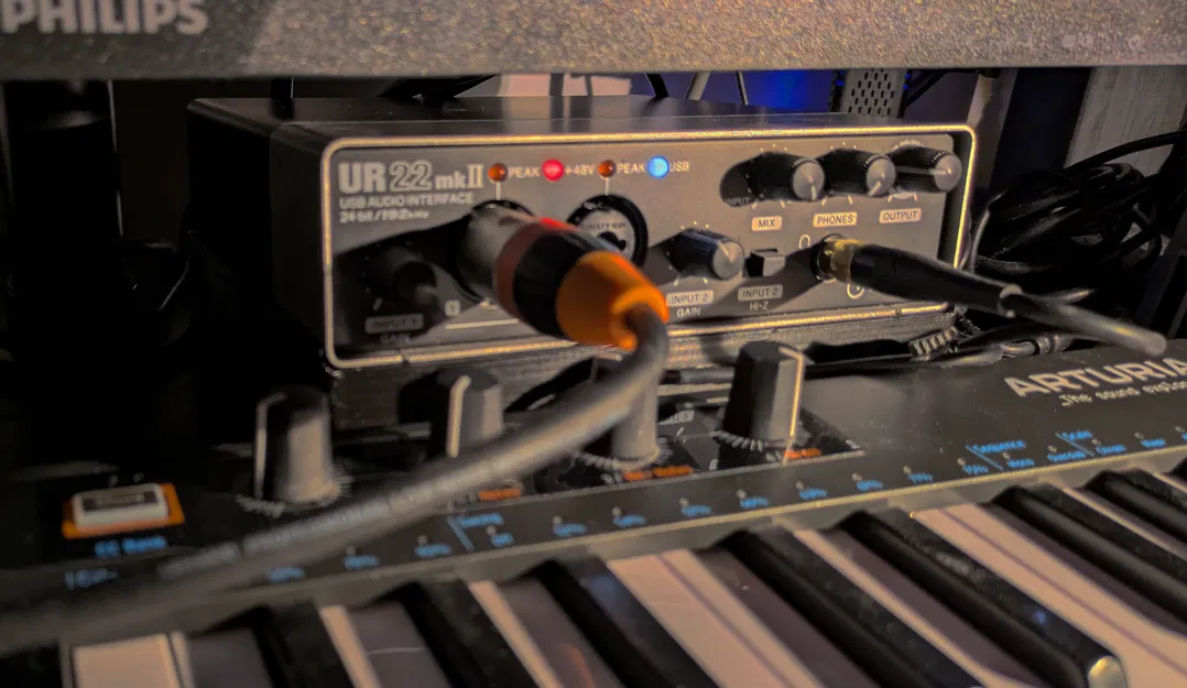 Chân đế Steinberg UR22mkII - Image 3