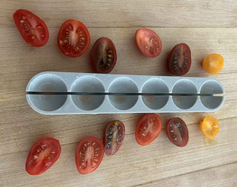 Dụng cụ cắt lát cà chua bi (Cherry Tomato Slicing tool) - Image 1