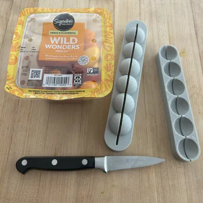 Dụng cụ cắt lát cà chua bi (Cherry Tomato Slicing tool)