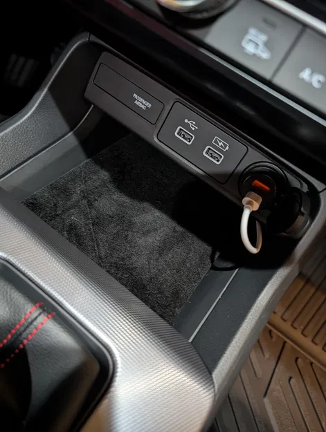 Giá đỡ sạc MagSafe cho bệ giữa Civic Type R FL5 Gen 11 (đè lên sạc zin) - Image 3