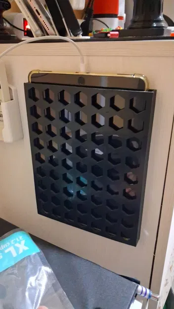 Giá đỡ iPad gắn tường (Supporto IPad da muro) - Image 1