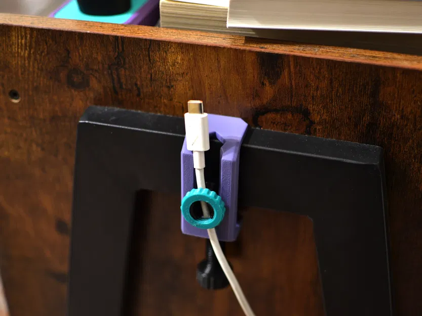 CableDock C System – Kẹp giữ cáp để bàn dạng modular với C-clamp - Image 8