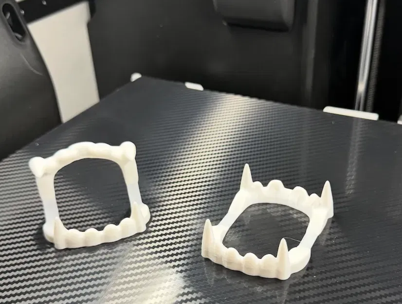 Răng Vampire (Vampire teeth) - Image 3