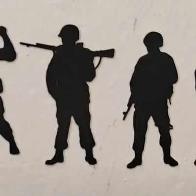 Front Soldier Shadow Team – Trang trí tường wall shadow tối giản