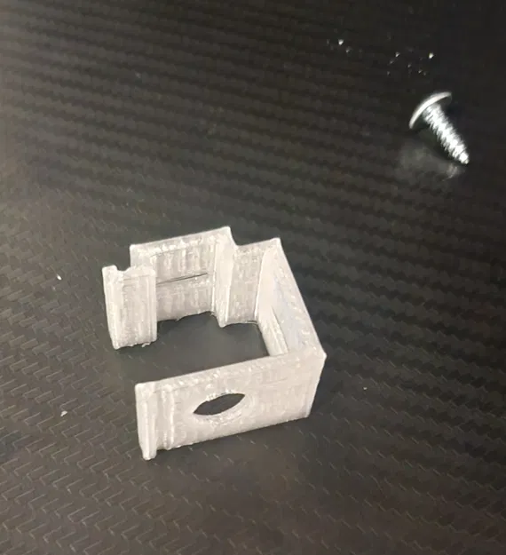 Pát gắn màn sáo ngang (uchwyt na żaluzje) (19x25mm) - Image 1