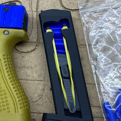 Magazine clip cải tiến dùng dây thun cho Flick 19X With MODS! (open-source CAD)