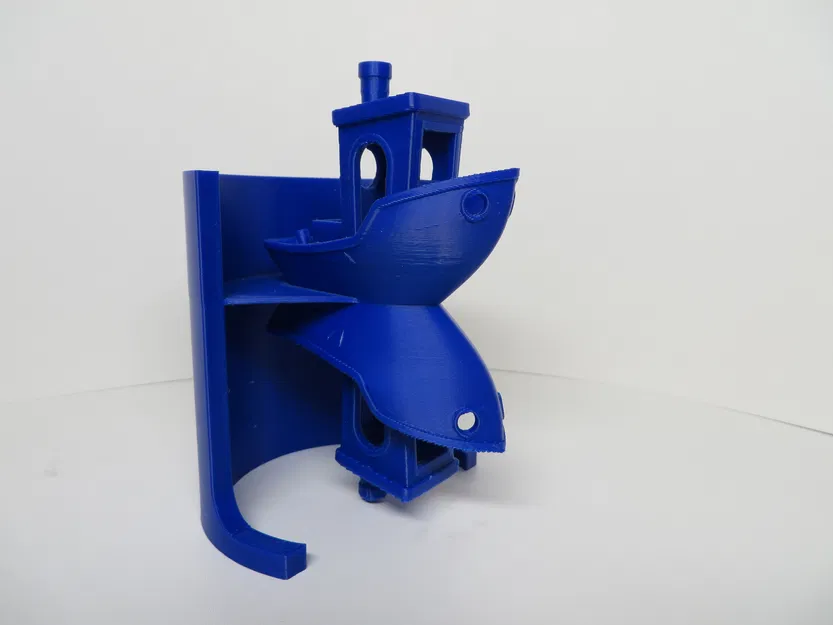 Phản chiếu của Benchy trên mặt nước lặng - Image 6
