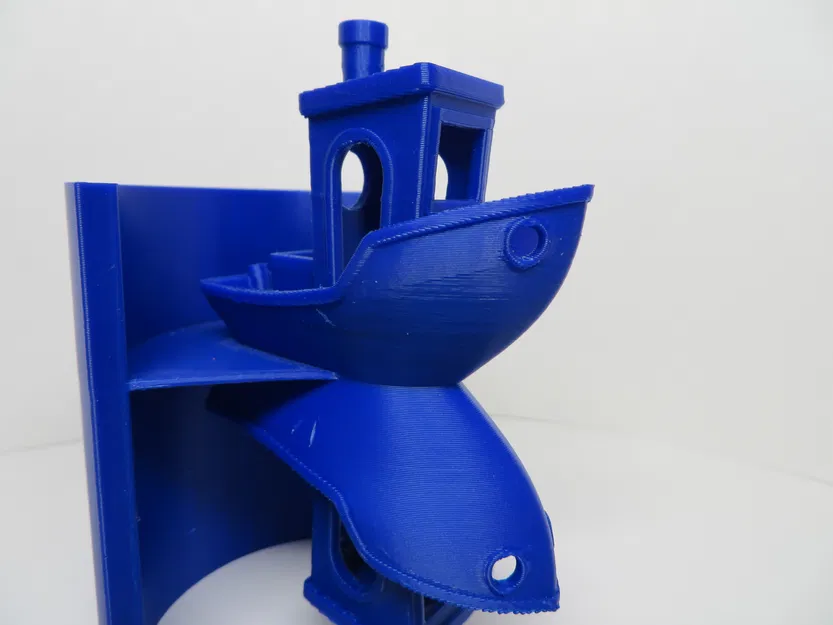 Phản chiếu của Benchy trên mặt nước lặng - Image 7