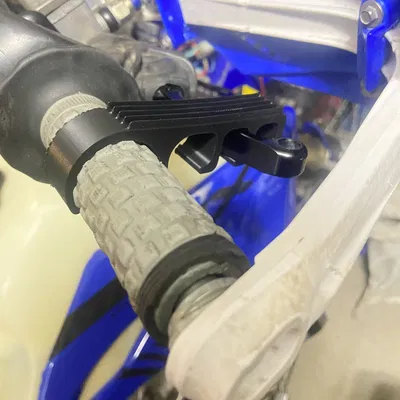 Lever Grip V2 – Đồ giữ tay phanh/bleeder phanh