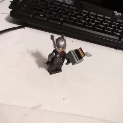 Tay Cầm MicroSD Mjölnir LEGO Minifigure – 3 Khe Chứa