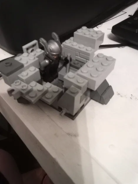 Tay Cầm MicroSD Mjölnir LEGO Minifigure – 3 Khe Chứa - Image 3