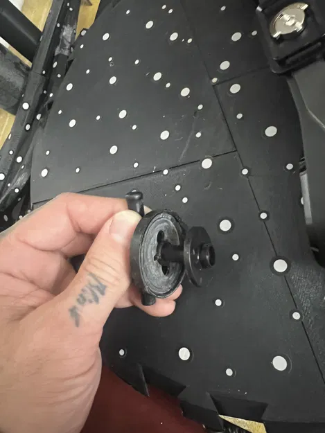 Nắp bình nước làm mát Toyota 4Runner 2003–2017 (Coolant Reservoir Cap) - Image 1