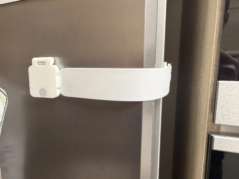 Khóa cửa an toàn cho trẻ (Print-in-Place) – Mở bằng nam châm hoặc cần gạt - Image 1