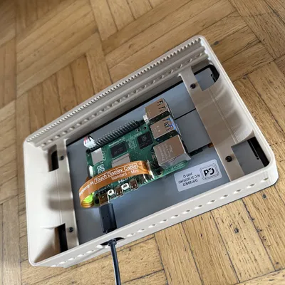 Ngàm treo tường cho Raspberry Pi 5 Touch Display 2 (màn hình 7-inch)