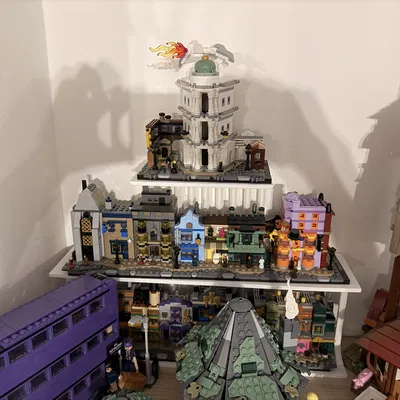 Kệ trưng bày ngang cho LEGO Harry Potter 76444 (Diagon Alley)