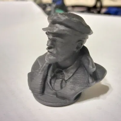 Tượng bán thân Lenin (Lenin bust)