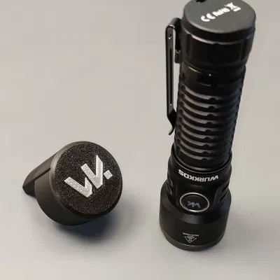 Đèn pin Wurkkos TS28 - Nắp bảo vệ lens và nút bấm