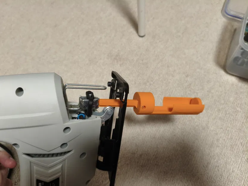 Đầu lắc sơn Vallejo 18ml gắn máy cưa lọng (jigsaw) – T-shank - Image 2