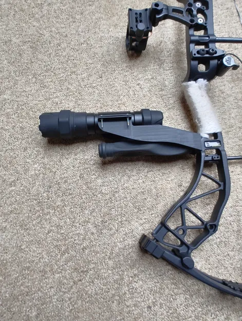 Ngàm gắn đèn pin cho cung (bow/archery) - Image 1