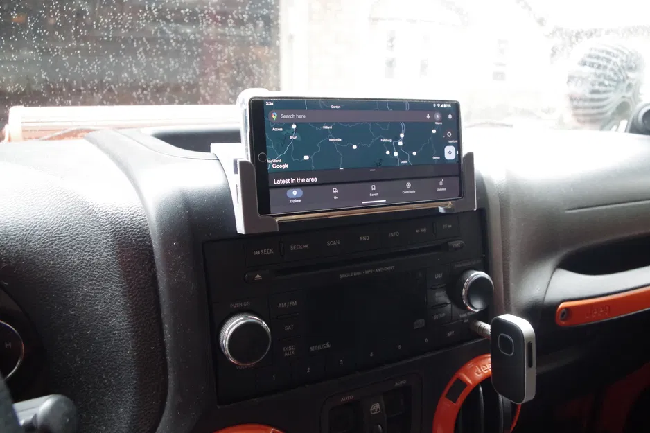 Giá đỡ điện thoại Jeep Wrangler (Jeep Wrangler Phone Holder) - Image 1