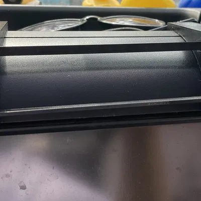 Giá đỡ điện thoại ngang Jeep Wrangler – dày tối đa 18,6 mm