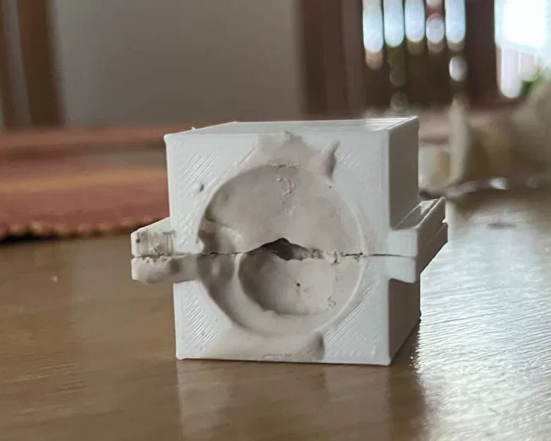 Khuôn đúc gạt tàn Nero bốc cháy (Casting Mold) - Image 2