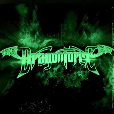 Logo DragonForce (HueForge) phát sáng trong bóng tối