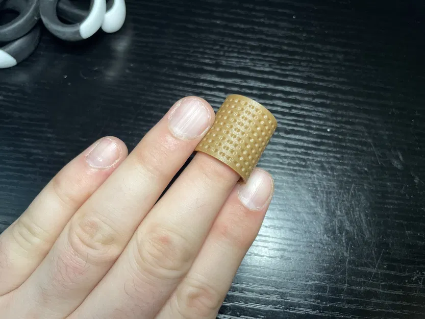 Đê may có khe giãn (THIMBLE WITH EXPANSION GAP) - Image 1