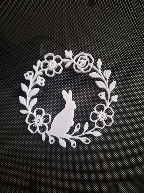 Zajíček ve věnci – Thỏ trong vòng hoa (decor 2D treo) - Image 1