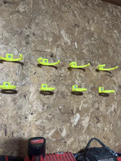 Kệ giữ bình sơn xịt gắn tường (Spray Can Holder Version 2) - Image 2