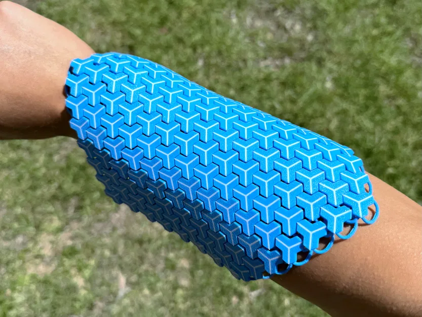 Truchet Pattern Chainmail Fabric – Vải Giáp Chainmail Hoạ Tiết Truchet - Image 1