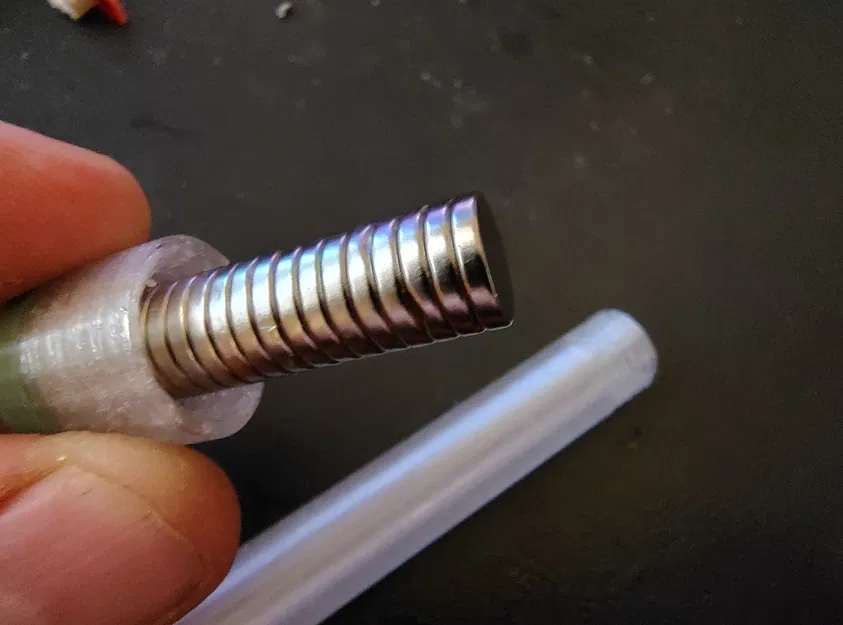 Ống đựng nam châm có gắn nam châm trên nắp (Magnetised Magnet Tubes) - Image 1