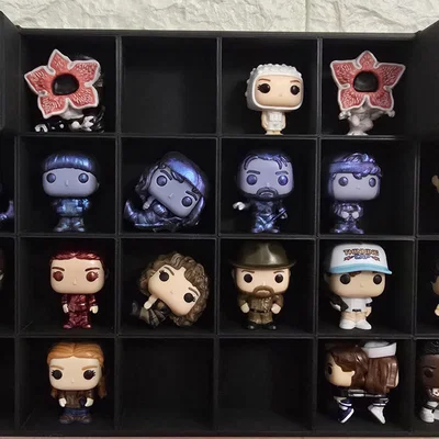 Giá treo tường Kinder Joy Stranger Things