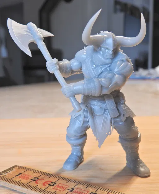 Minotaurus với rìu chiến 1 - Image 2