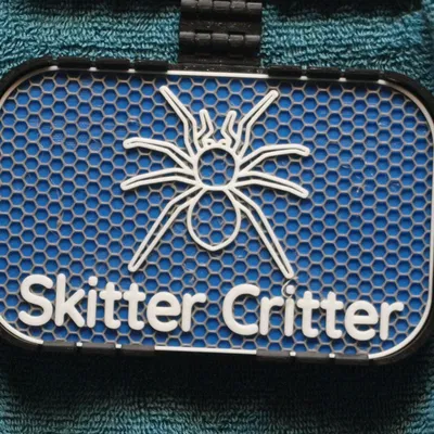 Bảng hiệu Skitter Critter