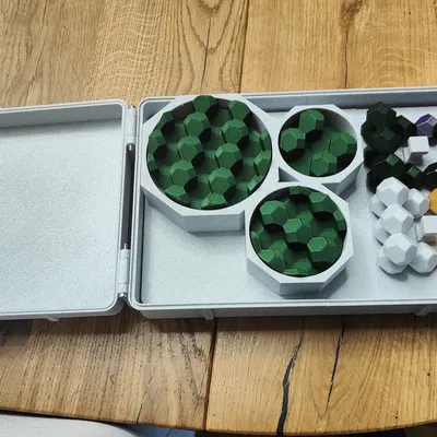 Hộp 4 người chơi cho HedronStack (game 3D cân bằng/xếp chồng)